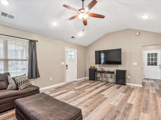 210 County Road 1210