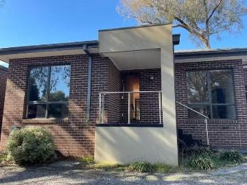 2/10 Cameron Road, Croydon, VIC 3136