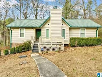 210 CANDLELIGHT LN, IRONDALE, AL 35210