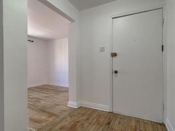 Apartment for rent in T, Brossard