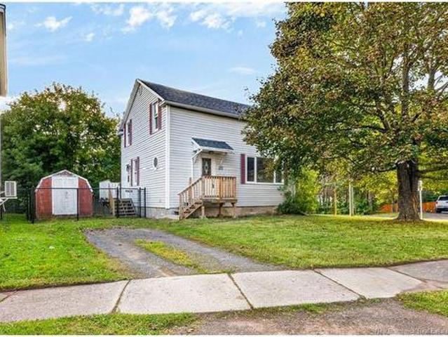 210 Broadway St, Moncton, NB, E1A 3Y4 house for sale | Listing ID NB147565 | Royal LePage