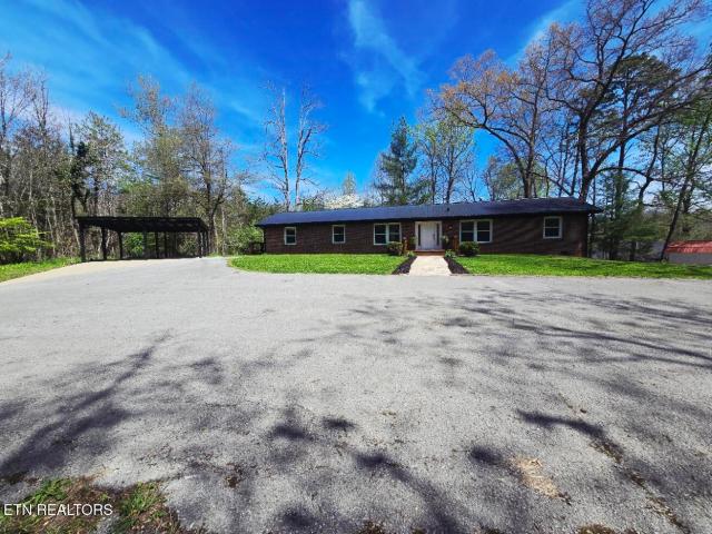 210 Dogwood Ave