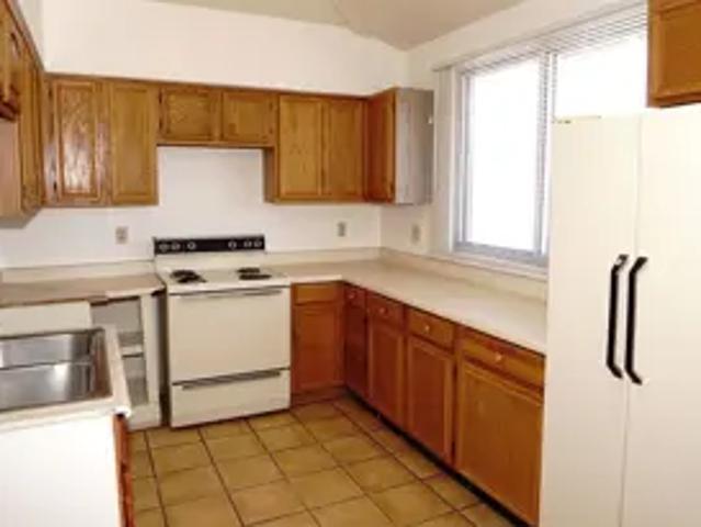 210 E Valeska Rd, 2 beds, 1 full bath