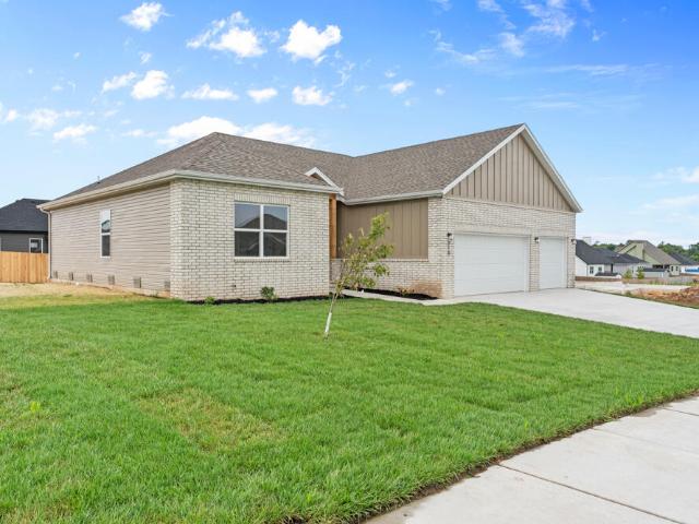 210 E Clayton Lane