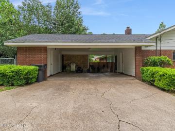 210 E Lakeside Drive