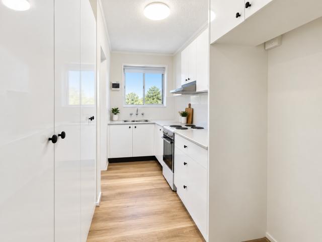 2/10 Kazanis Court Werrington, NSW 2747
