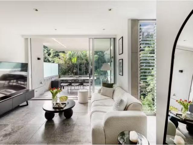 210 Old South Head Road, Bellevue Hill Apartment for rent Lis.