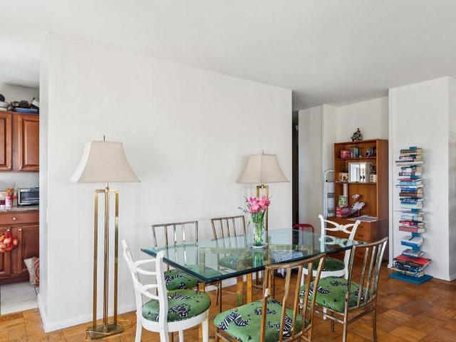 210 Locust Street # 7AW
