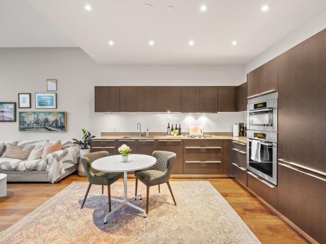 210 Lavaca St # 1902
