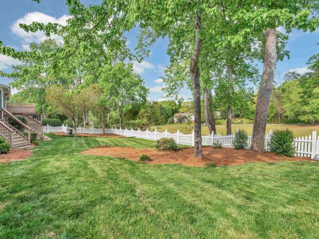 210 Ledgewood Way