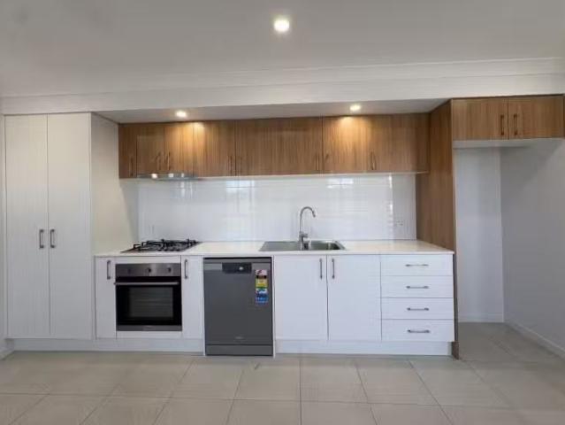 2/10 Linden Street, LOCHINVAR House for rent Listed by Renee.