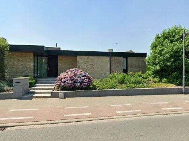 210 m2 apartment for rent in Wingene