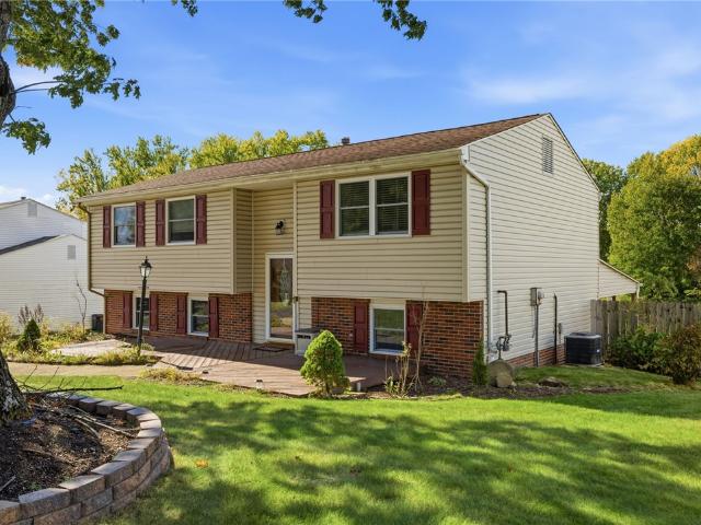 210 Meadow Wood Dr