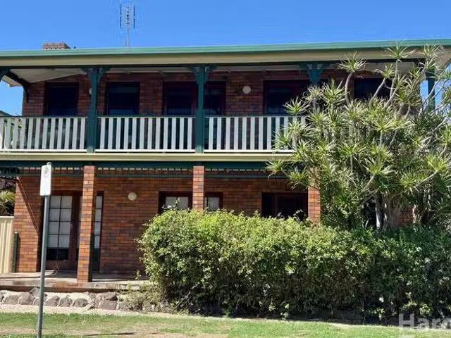 2/10 Memorial Avenue, South West Rocks, NSW 2431 House for R.