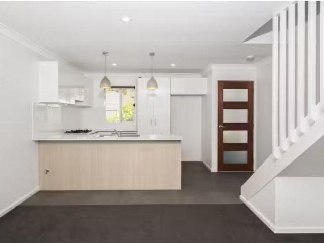 2/10 Minmi Road, Edgeworth Townhouse for rent Listed by Adam.
