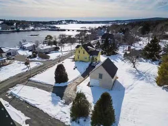 210 North Side Road, Riverport, NS, B0J 2W0 house for sale.
