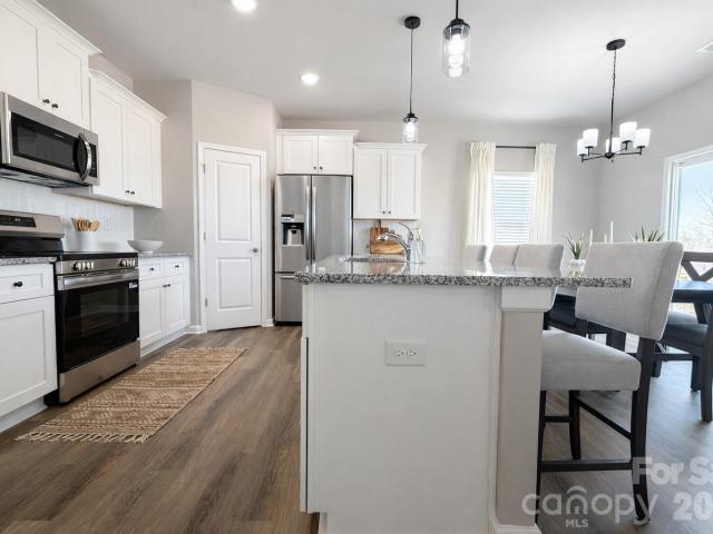 210 Roxanna Court
