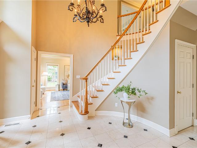 210 Royal View