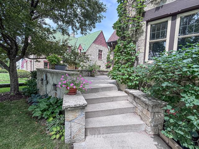 210 W College Ave