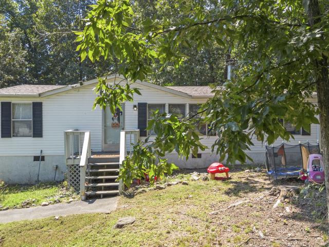 210 W Meadows Lane NE
