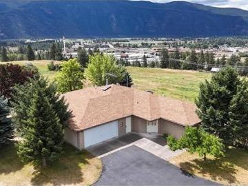 210 Winnipeg Avenue, Grand Forks, BC, V0H 1H0 house for sale | Listing ID 10372 | Royal LePage