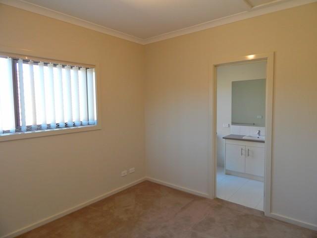 2/10 Tovey Street, Reservoir, VIC 3073 Townhouse for Rent Ray White Reservoir