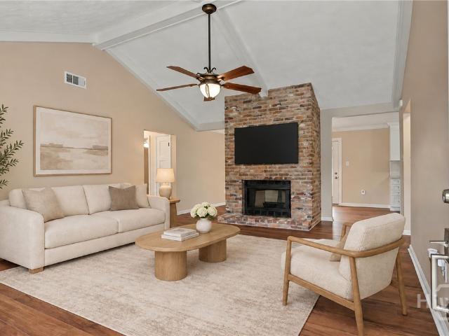 210 Treasure Loop