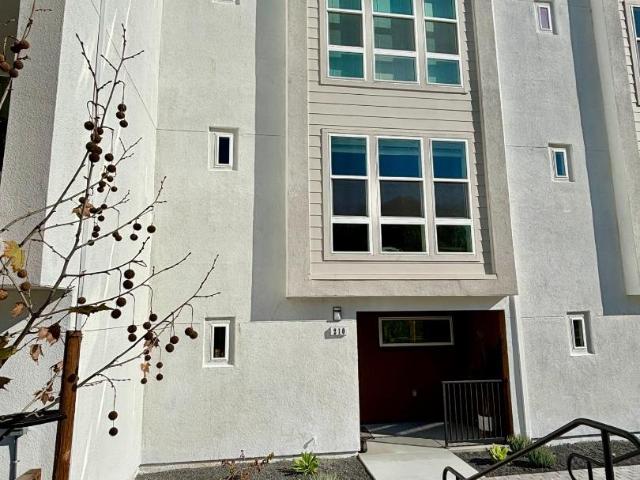 210 Verandah Avenue