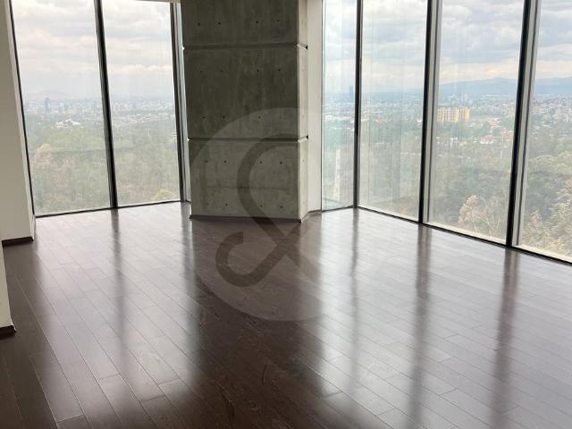 210m2 Oficina en renta en Lomas Altas