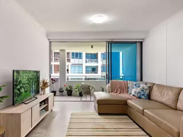 2114/397 Christine Avenue, Varsity Lakes, QLD 4227 Apartment.