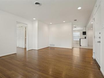 2114 Miriam Lane