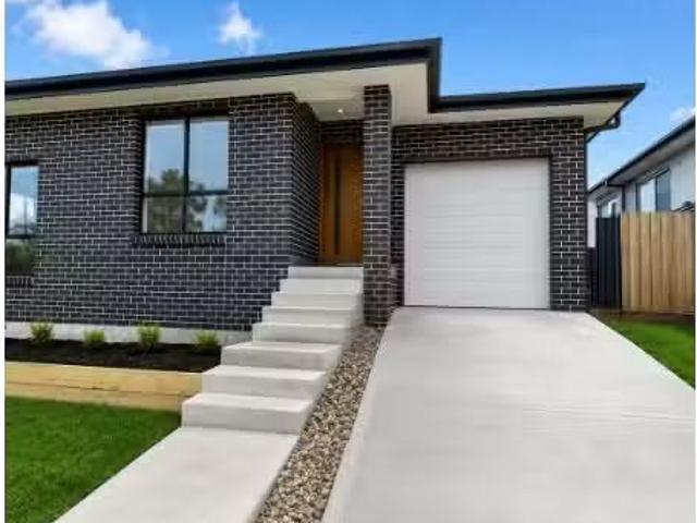 2/115 Pillar Street, BELLBIRD Townhouse for rent Listed by Ka.