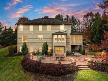 2115 Plank Dr, Blacksburg, VA