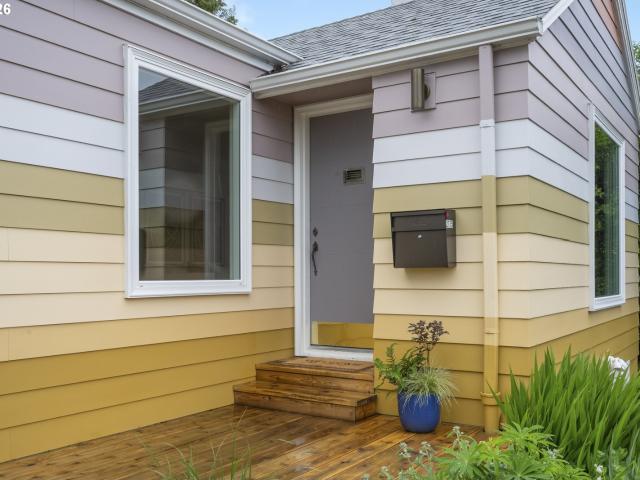 2115 SE 26TH AVE