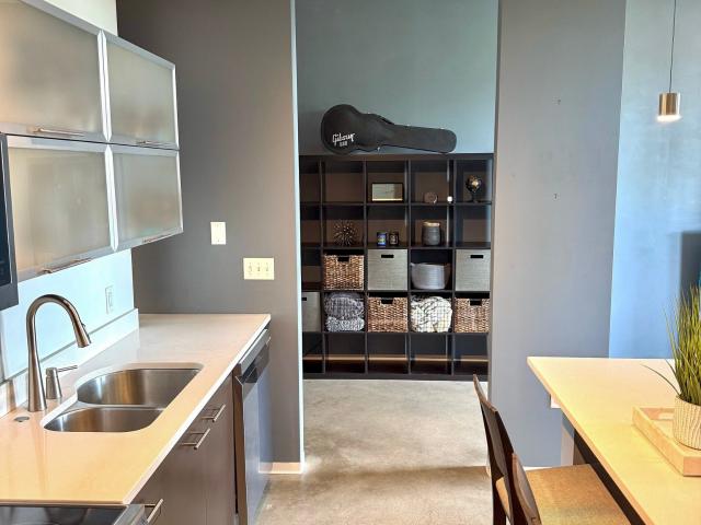 2115 Yeaman Pl # 211