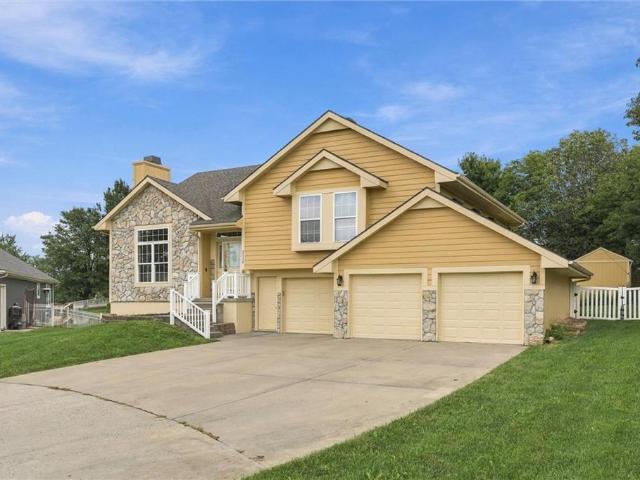 2116 Bradford Place