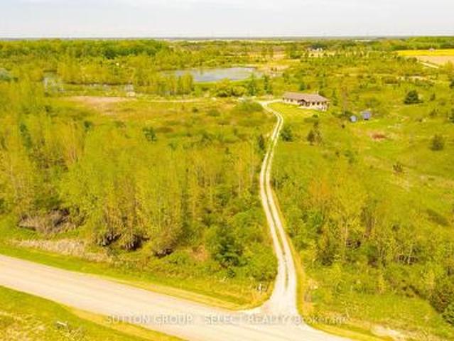 21170 Mayfair Road, Southwest Middlesex, ON, N0L 1T0 house for sale | Listing ID X13173 | Royal LePage