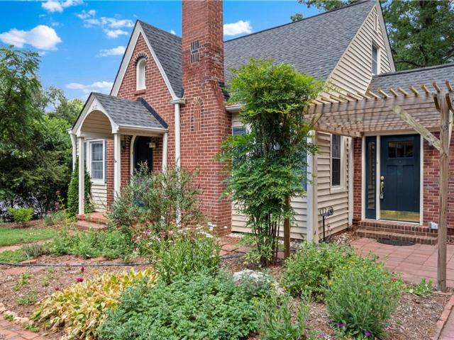 2117 N Peace Haven Road