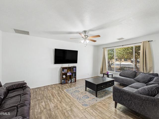 2117 e oxford drive