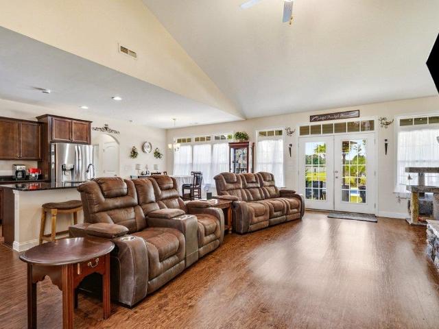 2117 Kara Dr