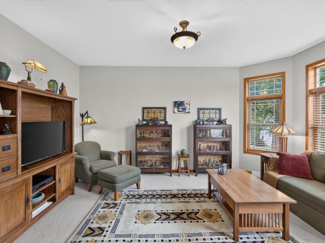 2118 John Ct