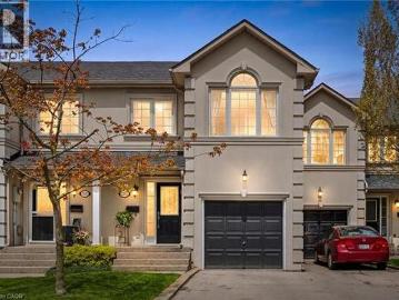 House for sale in Halton - Garden, Parking