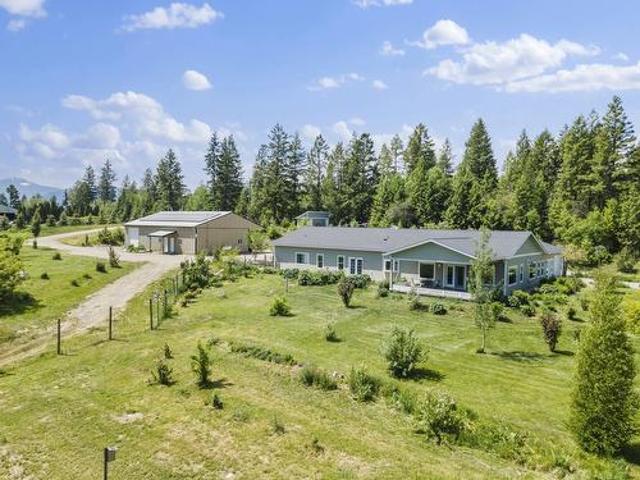 2110 30Th Street, Lister, BC, V0B 1G2 house for sale | Listing ID 10381 | Royal LePage