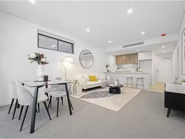 211/115 Derby Street, Penrith Apartment for rent Listed by Le.