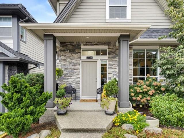 2111 B Street, Surrey, BC, V3Z 0V6 house for sale | Listing ID R3170 | Royal LePage