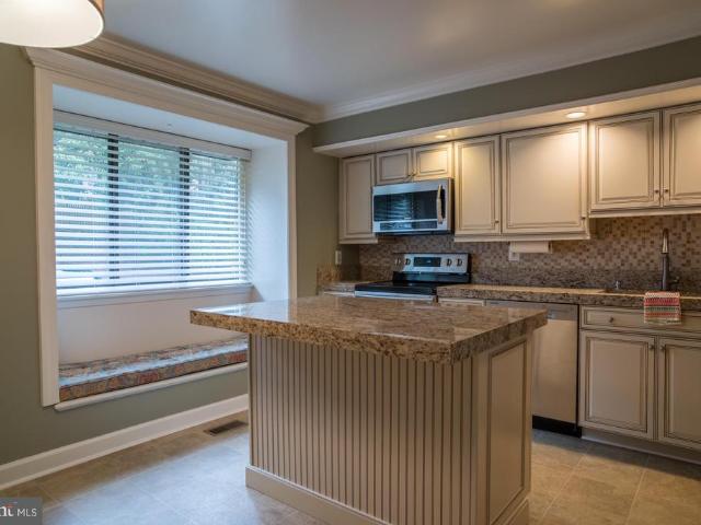 2111 Chapel Valley Lane