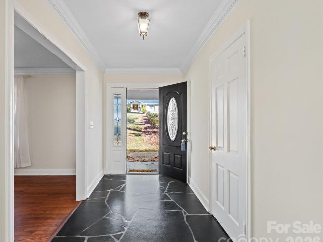 2111 Sagamore Road