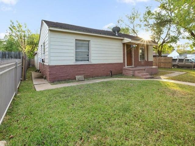 2111 3rd St, Galena Park, TX 77547