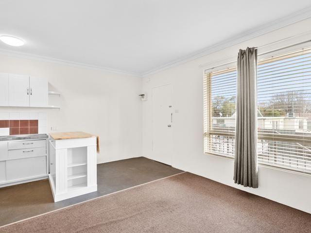 21/124 Henderson Road