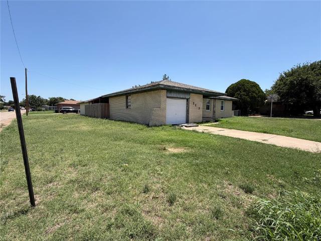 2112 N Canary Lane